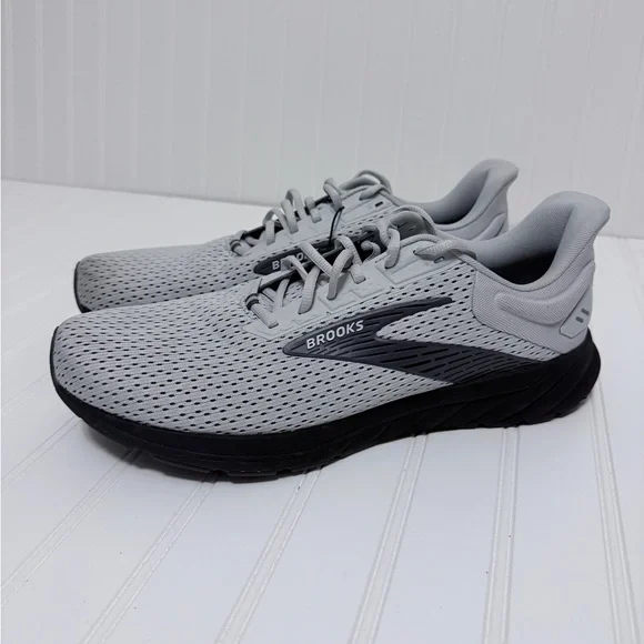 Brooks Men's Light Gray and Black Anthem 6 Running Shoes in Size 14 - Picture 3 of 10